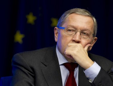 Κ. Ρέγκλινγκ σε Α. Τσίπρα: «Έχετε κάνει πολύ δρόμο - Οι περικοπές και οι επώδυνες μεταρρυθμίσεις είναι πίσω μας»